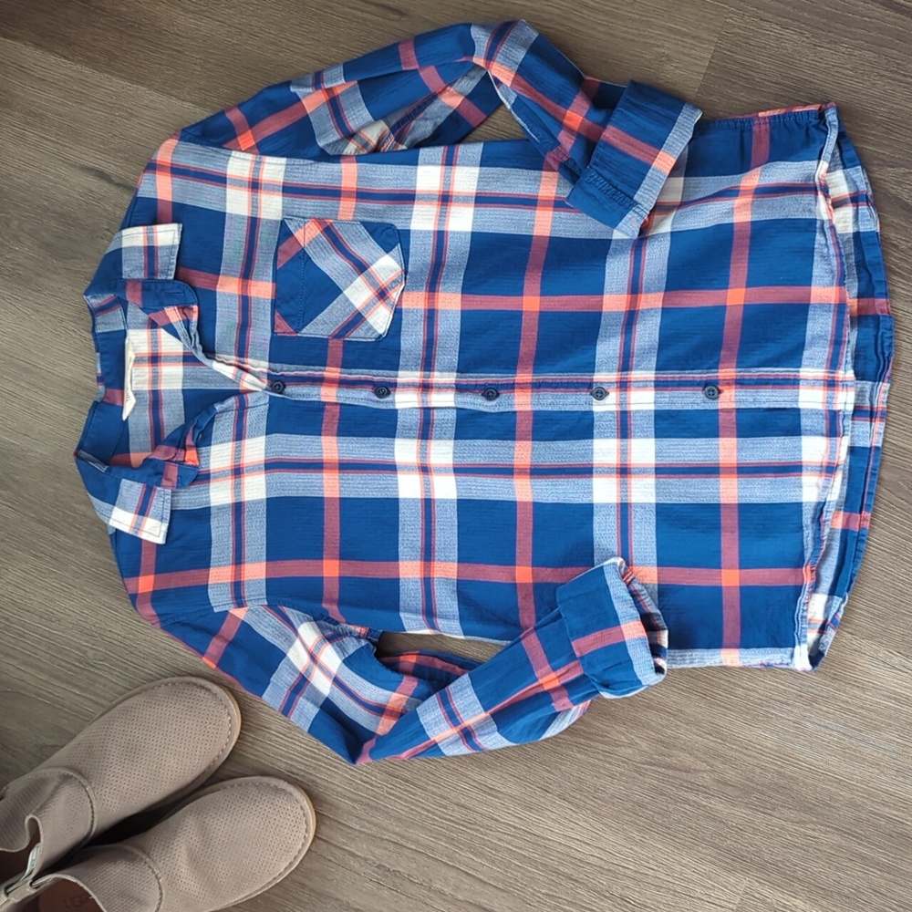 ❤️ 2 for $15 ❤️ H&M Plaid Button Down Camp Shirt - Blue, White & Bright Coral- S